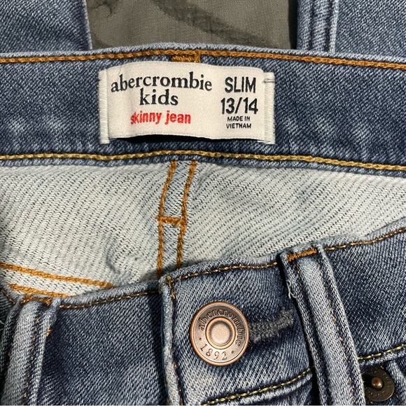 Like New Boys Abercrombie Kids Skinny Jean - Picture 2 of 4